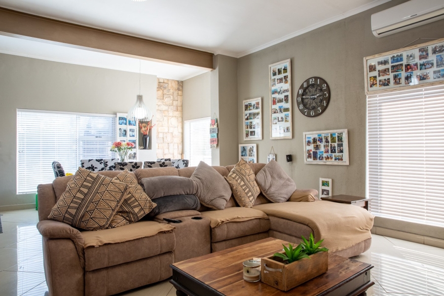 4 Bedroom Property for Sale in Myburgh Park Western Cape